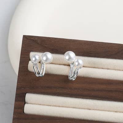 Simple Design Shell Pearl Stud Earrings 925 Sterling Silver detail 2