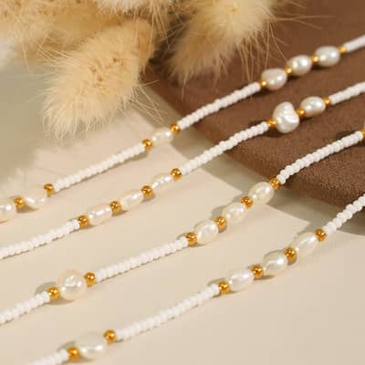 Trendy Natural Pearl Necklace Minimalist Sophisticated Style Beaded Collarbone Chains detail 2