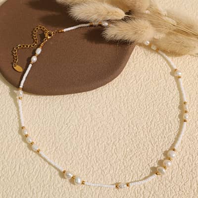 Trendy Natural Pearl Necklace Minimalist Sophisticated Style Beaded Collarbone Chains detail 3