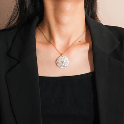 Design Natural Gemstone Shell and Zircon Flower and Leaf 18K Gold Plated Pendant Necklace for Weddings Parties detail 2
