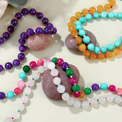 Unique Plastic Resin Beaded Necklace Fashion New Design Stacked Necklace Accessories with Rainbow Color detail 4