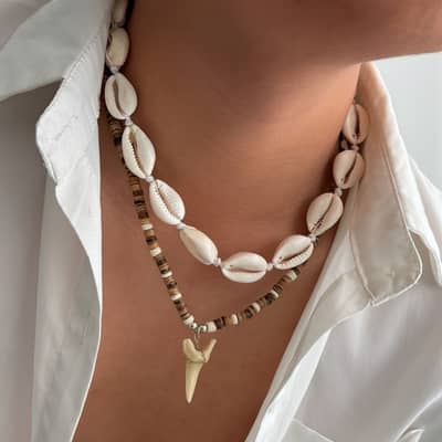 Trendy Hand Woven Ocean Puka Shell Choker Fashion Coconut Wood Beaded Fake Shark Tooth Charm Necklace detail 5