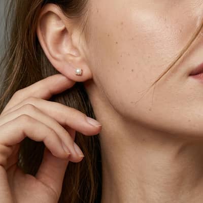 925 Sterling Silver Screw-Back Natural Freshwater Pearl Small Dainty Stud Earrings detail 3