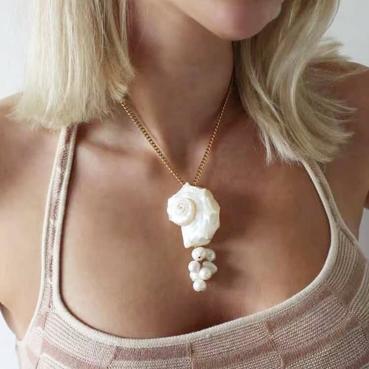 Natural Baroque Freshwater Pearl Clavicle Necklace With Seashell Conch Pendant - main