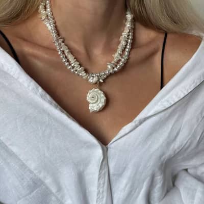 Natural Baroque Freshwater Pearl Clavicle Necklace With Seashell Conch Pendant detail 5