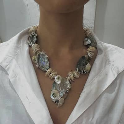 Exaggerated Natural Shell Mosaic Bamboo Clavicle Chain Necklace detail 3