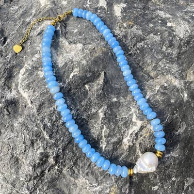 Bohemian Blue Natural Stone and Baroque Pearl Pendant Necklace, 18K Gold detail 4