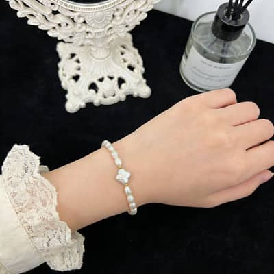 INS Style Natural Baroque Pearl Bracelet Creative Design Elastic Moon Star Pearl Bracelet Party Gift detail 4