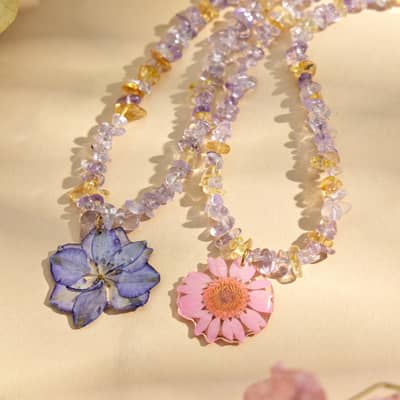 Natural Crystal Resin Dried Flower Pendant Necklace, 18K Gold Waterproof detail 4