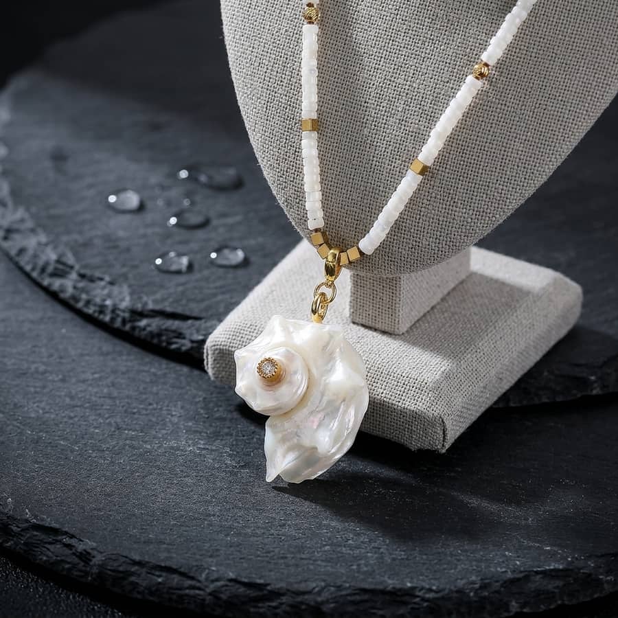 Summer Boho Natural White Shell Bead Necklace With Spiral Conch Shell Pendant Adjustable Beach Vacation - main