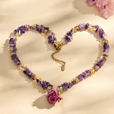 Natural Stone Crystal Chip Beaded Clavicle Chain, Rose Pendant Necklace detail 2