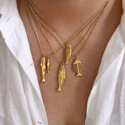 Fashion No Rust 18K Gold Stainless Steel Ocean Animal Choker Dainty Waterproof Crab Surfboard Fishbone Dolphin Pendant Necklace detail 4