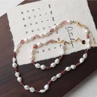 Strawberry Crystal Baroque Pearl Necklace Creative Design Beaded Bracelet Set detail 3