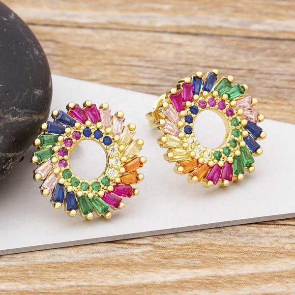 New Fashion Flower Shape Rhinestones Stud Earrings Women Shine Luxury Inlay Crystal Fine Wedding Party Jewelry Charm Gift