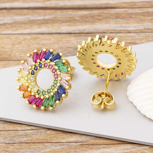 New Fashion Flower Shape Rhinestones Stud Earrings Women Shine Luxury Inlay Crystal Fine Wedding Party Jewelry Charm Gift