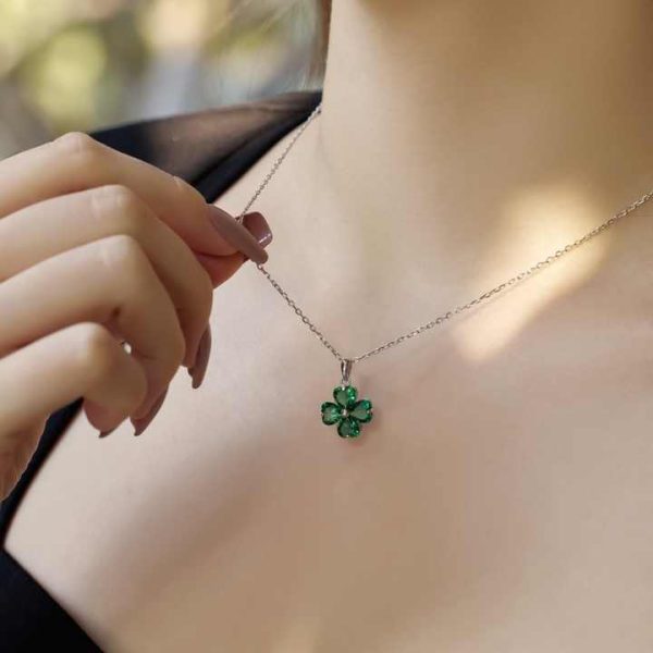 Fine Jewelry 925 Sterling Silver Lucky Crystal Four Leaf Clover Pendant Necklace for Women