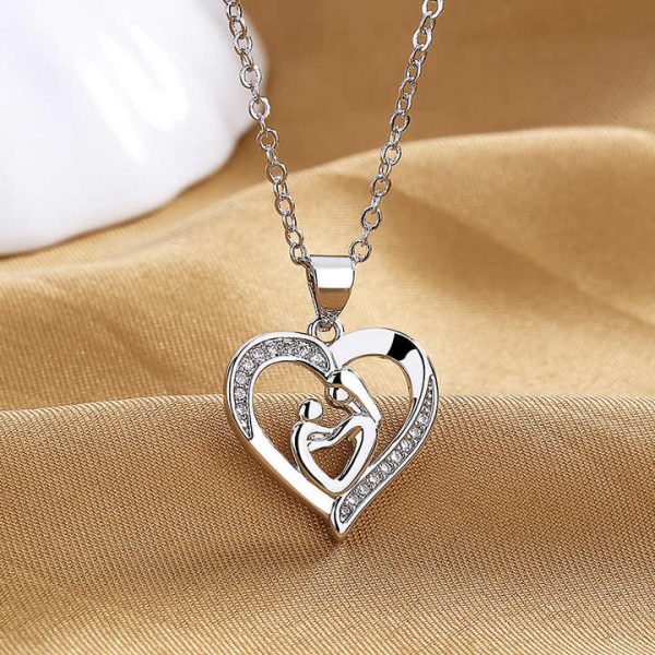 2024 High Quality Micro Inlaid Crystal Fashion Creative love Shaped Necklace for Mother's Gift