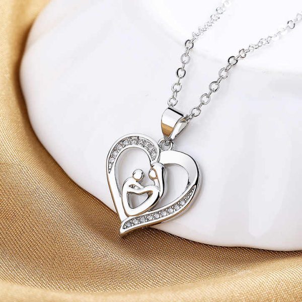2024 High Quality Micro Inlaid Crystal Fashion Creative love Shaped Necklace for Mother's Gift