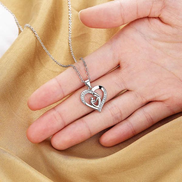 2024 High Quality Micro Inlaid Crystal Fashion Creative love Shaped Necklace for Mother's Gift