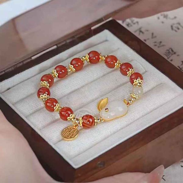 Fashion Sweet Strawberry Crystal Agate Beads Bracelet Double Layers Crystal Beads Bracelets With Rabbit Pendant Decor