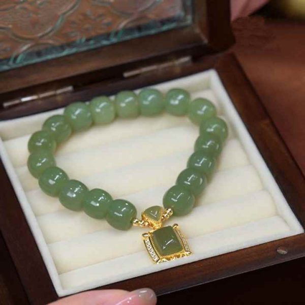 Wholesale Hot Sale Fashion Retro Jade Crystal Bracelet Female Lucky Jade Beaded Bracelet Temperature Pendant Jewelry