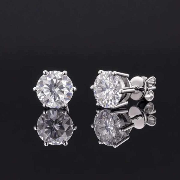 Linyin Custom Wholesale Lab Grown CVD Synthetic Diamond Classic K Gold Diamond Ear Studs Elegant Shiny Perfect for Wearing.