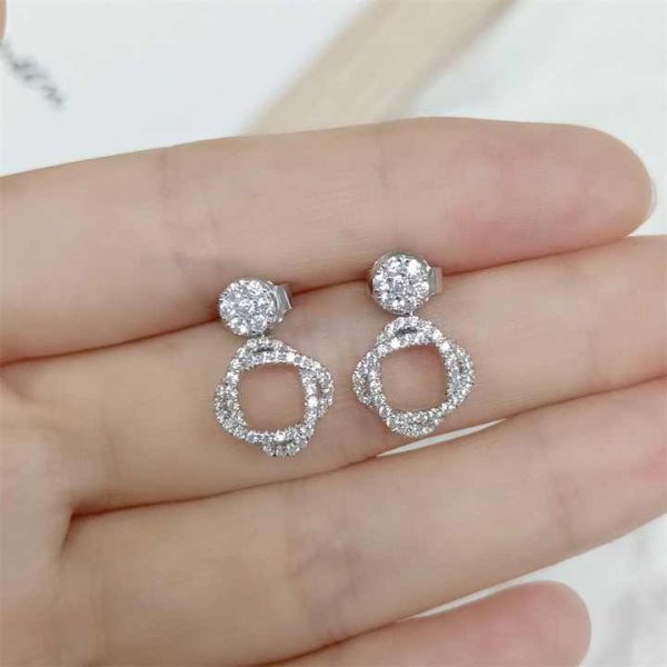 SU209 Abiding Double Clover Crossed Earrings Luxury Flower Pure White Gold Lab Created Diamond Geometry Women Stud Earrings