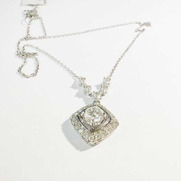 Customized Luxury 18k Gold Diamond Necklaces for Women Dainty Square Diamond Handmade for Anniversary Wedding Banquet