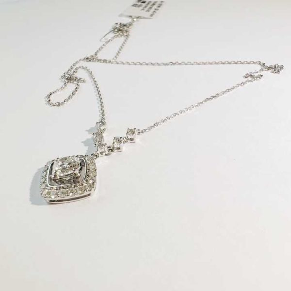 Customized Luxury 18k Gold Diamond Necklaces for Women Dainty Square Diamond Handmade for Anniversary Wedding Banquet