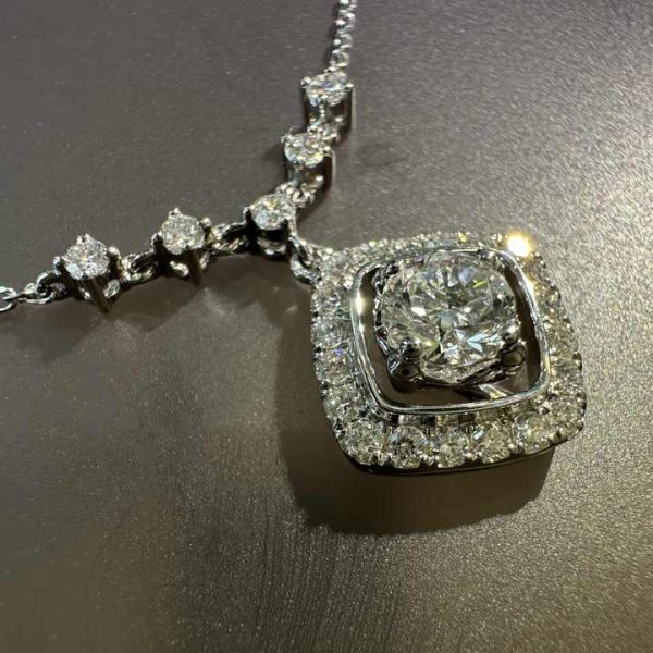 Customized Luxury 18k Gold Diamond Necklaces for Women Dainty Square Diamond Handmade for Anniversary Wedding Banquet
