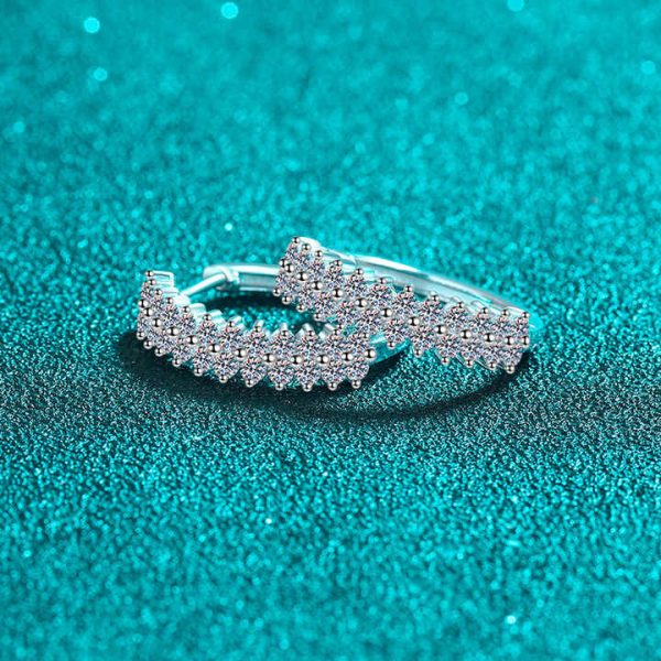 Luxury 1.5CT Baguette Diamond Huggie Earrings Sterling Silver Total 1.5CT Moissanite Elegant and Exquisite
