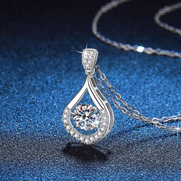 New Arrival Fashionable 925 Sterling Silver Moissanite Pendant Water Drop 1 Carat D Color Moissanite Necklace for Women