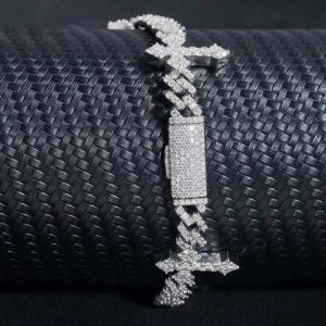 Fancy Dazzling Moissanite Fashion Fine Jewelry Striking Brilliance 925 Sterling Silver Cross Charm Cuban Chain Necklace