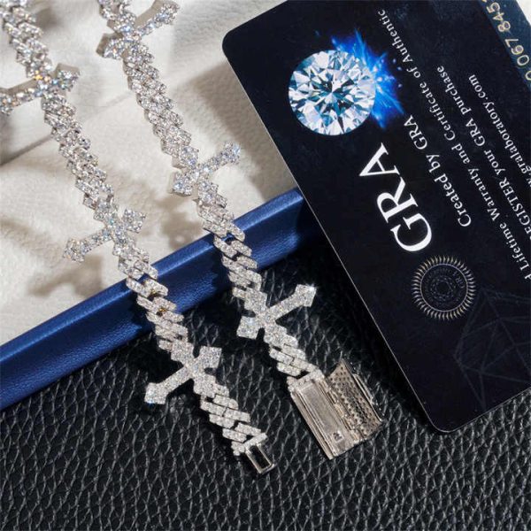 Fancy Dazzling Moissanite Fashion Fine Jewelry Striking Brilliance 925 Sterling Silver Cross Charm Cuban Chain Necklace