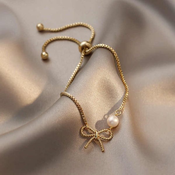 Korea Fashion Baroque Freshwater Pearl Bracelet Adjustable Gold Plated Box Chain Bowknot Charm Bracelet