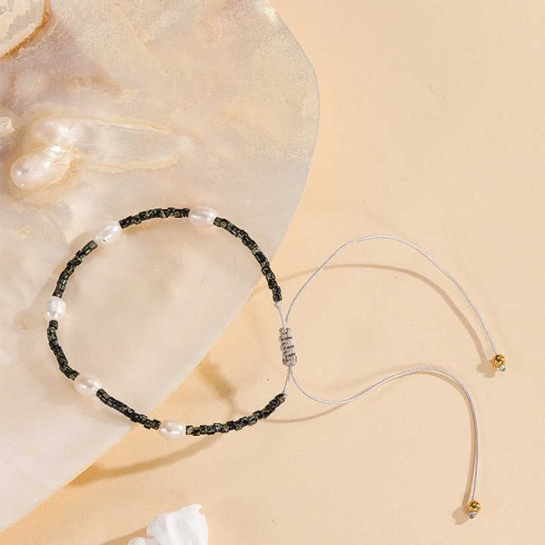 TikTok Hot Sale Boho 13 Colors Handmade Natural Pearl Miyuki Seed Beads Women Macrame Adjustable Bracelet for Party