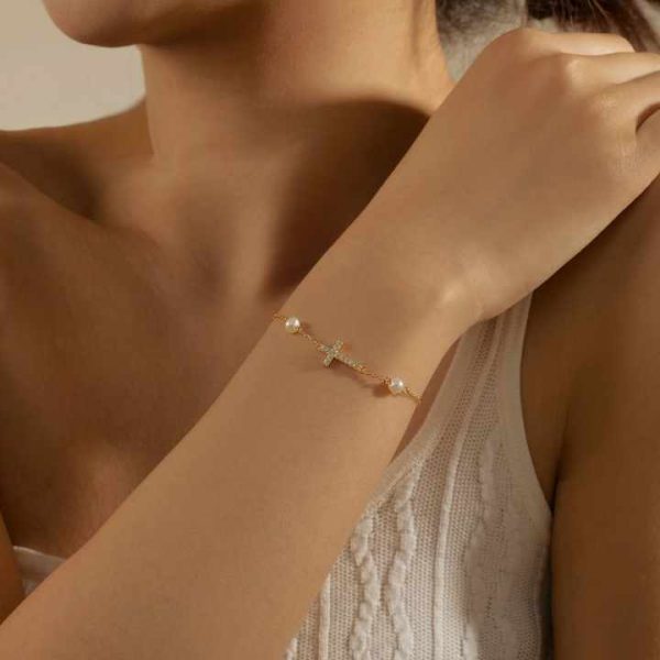 Stylish Jewelry Women S925 Silver Link Chain Religious Cross 5A Cubic Zirconia Pearl Charm Bracelets for Daily Dress up