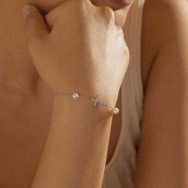 Stylish Jewelry Women S925 Silver Link Chain Religious Cross 5A Cubic Zirconia Pearl Charm Bracelets for Daily Dress up