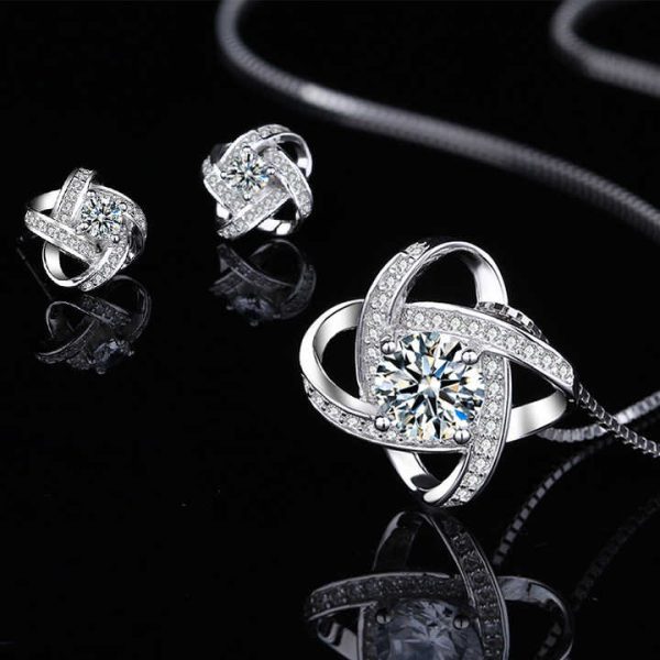 Fine Jewelry Necklaces Exquisite High Quality Sterling Silver 925 Four Leaf Flower Love Knot Heart Charm Clover Pendant Necklace
