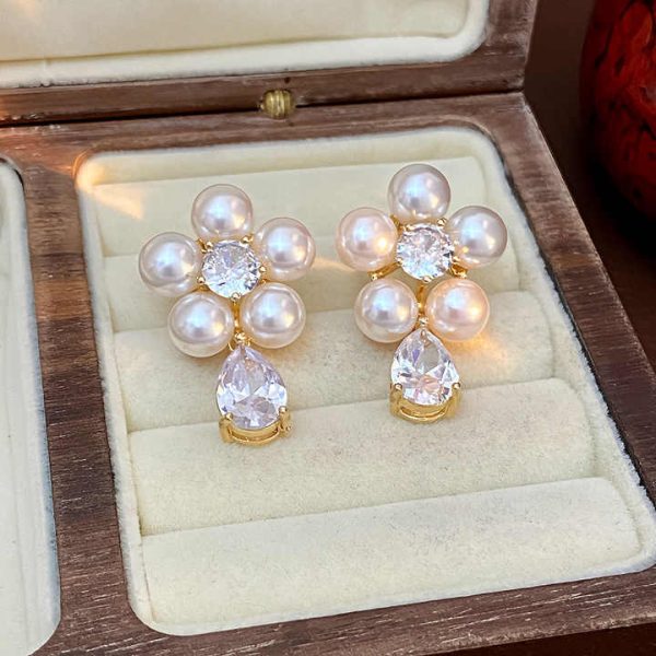 Autumn/Winter Pearl Flower Zircon Water Drop Earrings