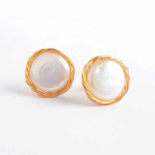 WX1205 Natural Round Pearl Earrings Women Wire Earrings Stud