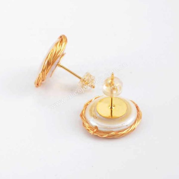 WX1205 Natural Round Pearl Earrings Women Wire Earrings Stud