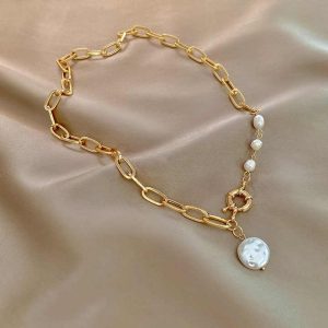 Small Elegant Gold-Plated Pearl Pendant Necklace with Geometric Design for Children's Clavicle Chain Great for Gift