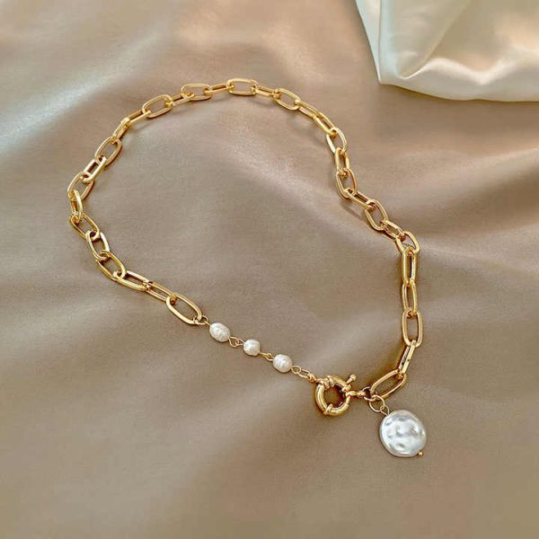 Small Elegant Gold-Plated Pearl Pendant Necklace with Geometric Design for Children's Clavicle Chain Great for Gift