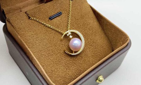 Moon Shape Girls Fashionable Real Freshwater Natural 925 Silver Angel Pearl Pendant Necklace