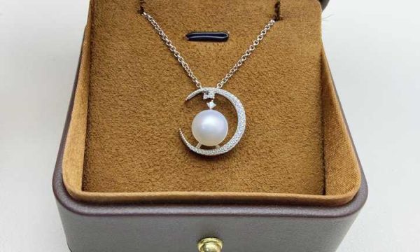 Moon Shape Girls Fashionable Real Freshwater Natural 925 Silver Angel Pearl Pendant Necklace