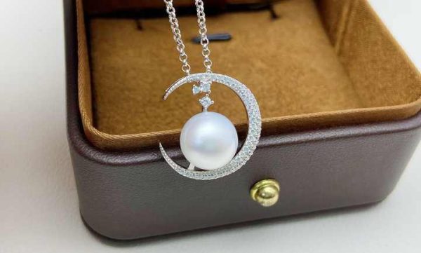 Moon Shape Girls Fashionable Real Freshwater Natural 925 Silver Angel Pearl Pendant Necklace