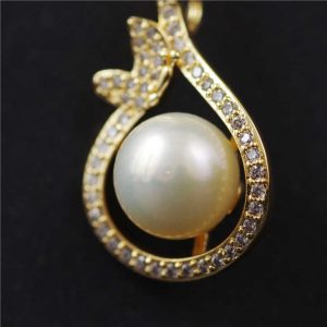 Compact Best Price Custom Vintage Pearl Rhinestone Pendant