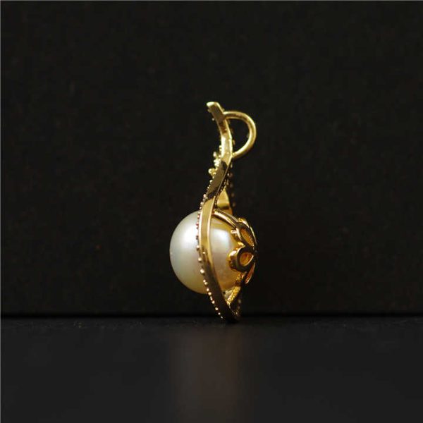 Compact Best Price Custom Vintage Pearl Rhinestone Pendant