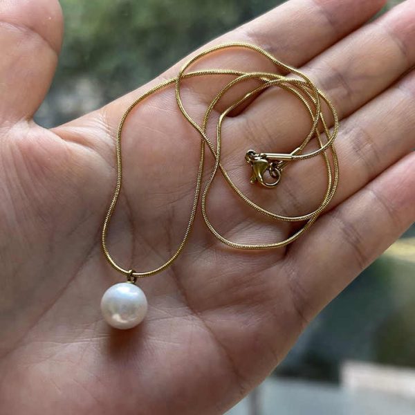 Wholesales Natural Freshwater Round Pearls Pendant Choker Necklace,stainless Steel PVD 18k Gold Plating Snake Chain 9-10 mm AAA
